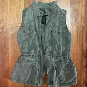 SOLD: Sanctuary green utility vest